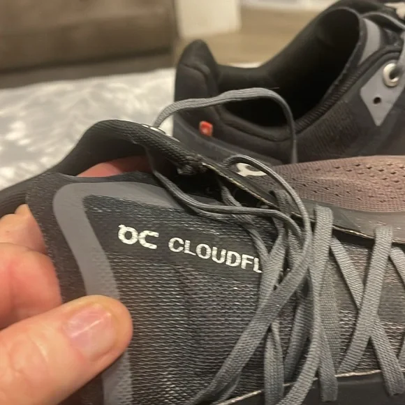 ON Cloudflow Shoes - Picture 7 of 8